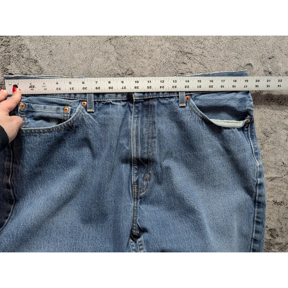 Levi's 505 Regular Fit Jeans Men's Size 40x32 Medium Wash